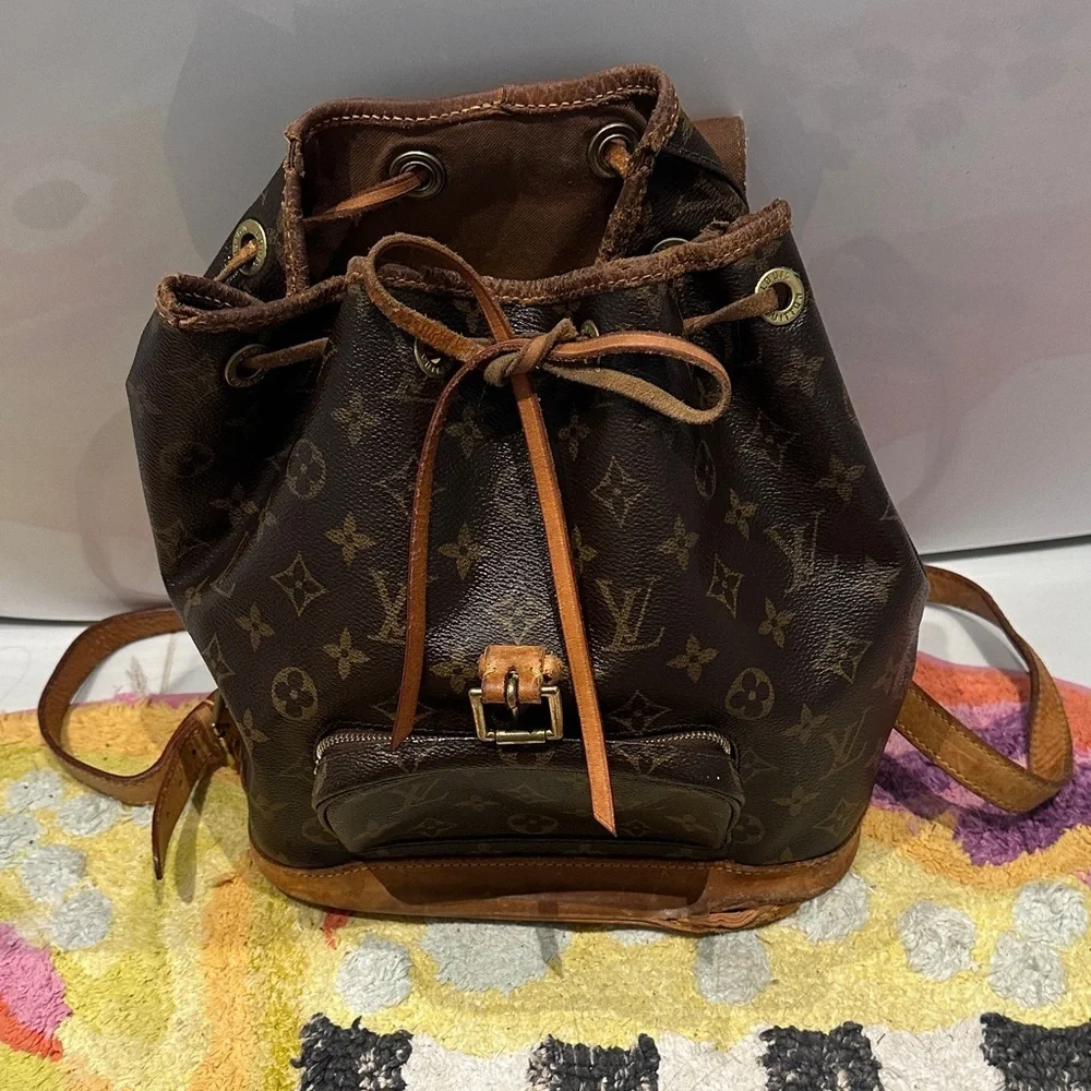 Louis Vuitton Monogram Montsouris MM Backpack - Picture 10 of 13